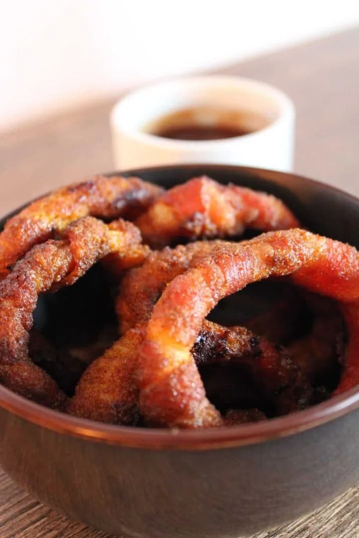 Bacon-wrapped onion rings