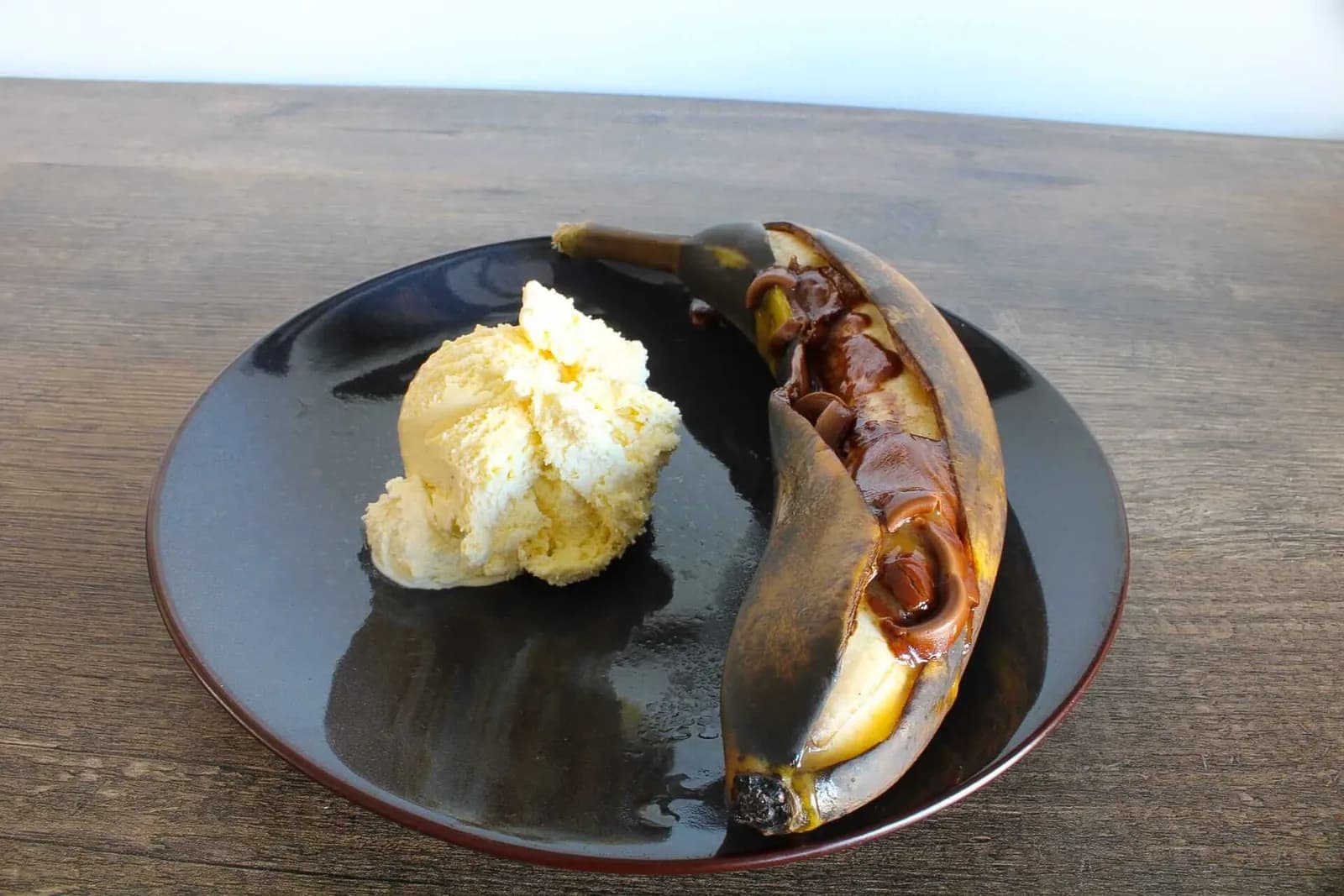 BBQ banana with chocolate and ice cream