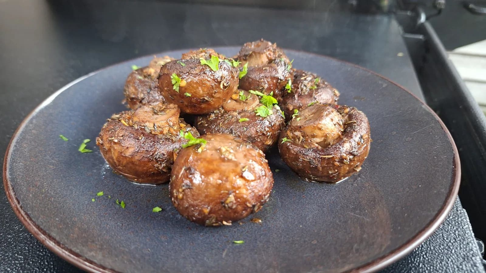 Grilled mushrooms with Mediterranean herbs