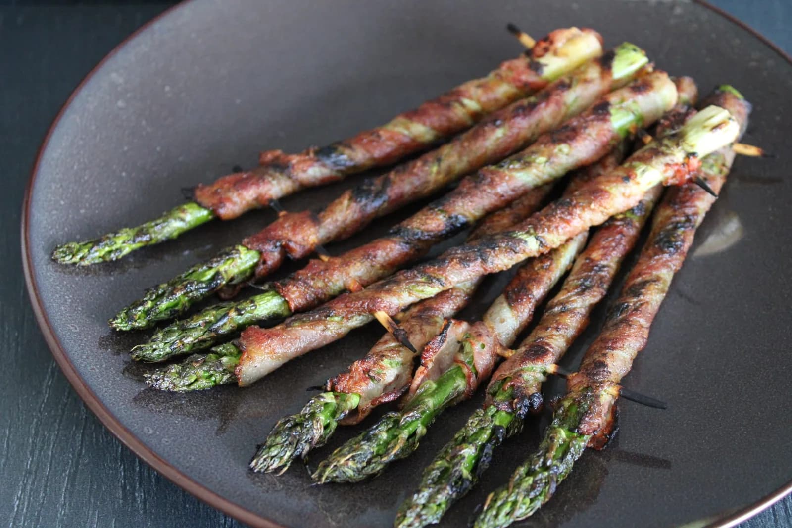 BBQ green asparagus