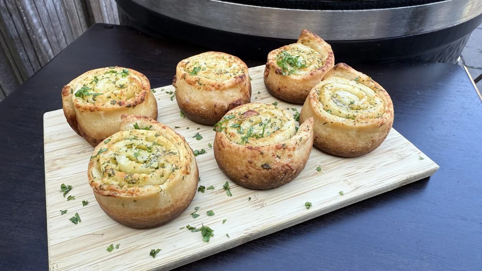 Garlic bread rolls