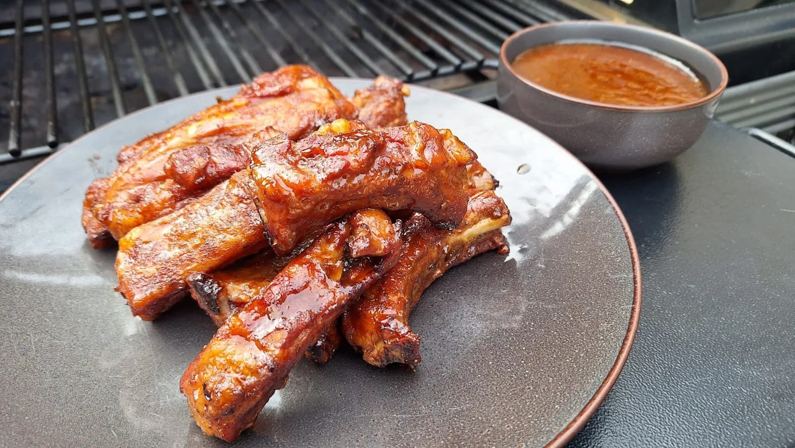 Party ribs with cola sauce