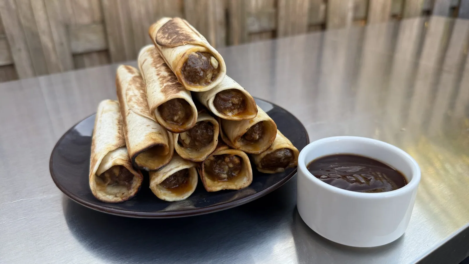 BBQ taquitos with seasoned mince